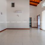 Rent 4 bedroom house of 418 m² in Delthota