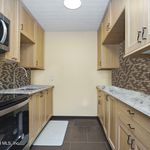 Rent 1 bedroom apartment of 69 m² in Staten Island