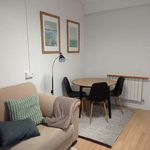Rent a room of 100 m² in Oviedo