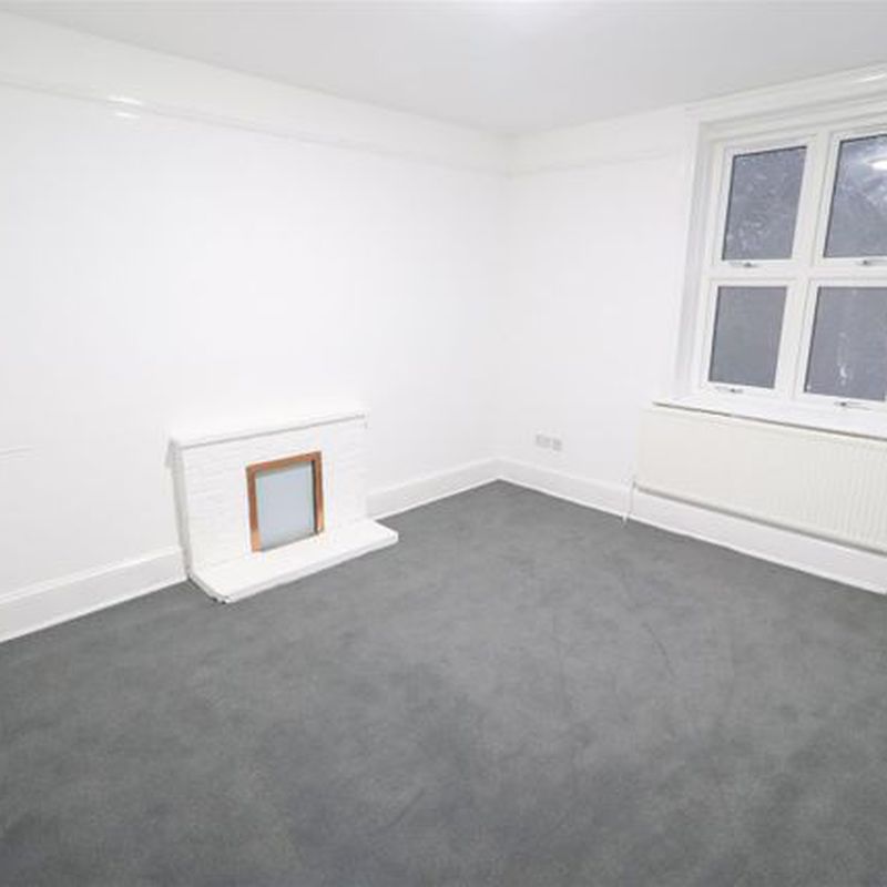 Flat to rent in London Road, Ryton On Dunsmore, Coventry CV8