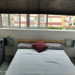 Rent a room of 80 m² in Sevilla