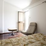 Snug single bedroom close to Algés train station