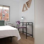 Rent a room of 75 m² in Madrid