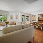 Rent 6 bedroom house of 240 m² in Marbella