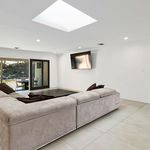 Rent 4 bedroom house of 270 m² in Los Angeles