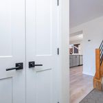Rent 3 bedroom apartment of 120 m² in Calgary