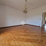 Rent 6 bedroom house of 272 m² in Longare