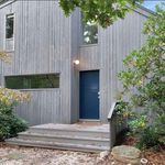 Rent 3 bedroom house of 25265 m² in East Hampton