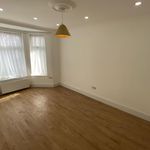 Rent 8 bedroom flat in Woodford Green