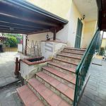 Affitto 5 camera casa di 328 m² in Giugliano in Campania