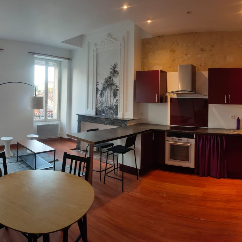 En location Appartement 2 pièces 49 m Bordeaux