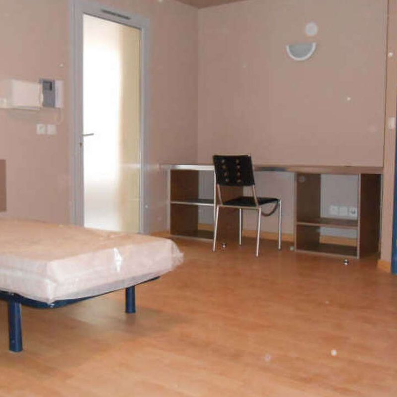 Location appartement 1 pièce 26 m² Tarbes (65000)