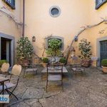 Rent 6 bedroom house of 480 m² in Florence