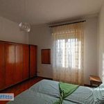 Affitto 6 camera appartamento di 187 m² in Firenze
