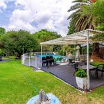 Rent 1 bedroom house of 6000 m² in Johannesburg