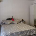 Rent a room of 200 m² in Valencia