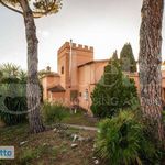 Rent 6 bedroom house of 360 m² in Roma