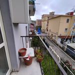 Affitto 4 camera appartamento di 130 m² in Napoli