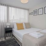 Rent 2 bedroom apartment of 100 m² in Porto