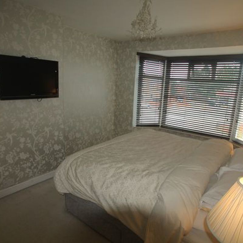 Room to rent in The Drive, Northampton NN1 Kingsley Park