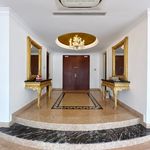 Rent 5 bedroom apartment of 355 m² in Singapore