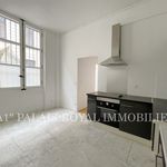 Appartement de 100 m² avec 5 chambre(s) en location à Paris