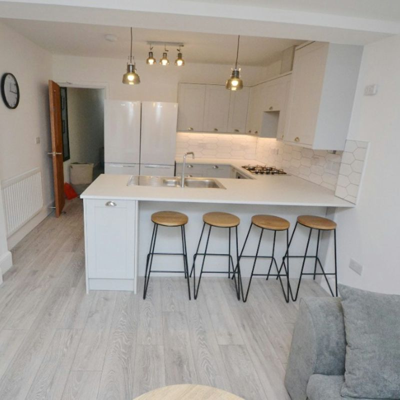 3 Bedroom Property For Rent in Nottingham - £1,755 PCM West Bridgford