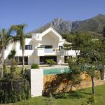 Rent 6 bedroom house of 793 m² in Marbella