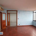 Affitto 6 camera appartamento di 256 m² in Catania
