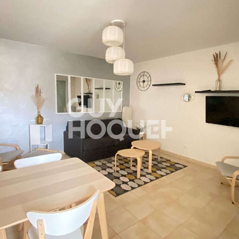 Location appartement 2 pièces 42 m² Saint-Maximin-la-Sainte-Baume (83470)