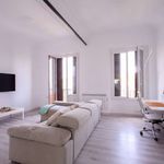 Rent a room of 165 m² in València