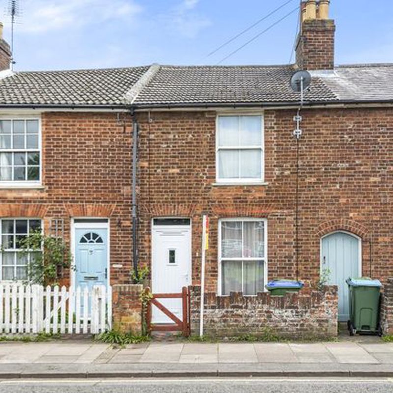 Cottage to rent in Buckingham Road, Aylesbury HP19 Watermead