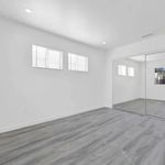 Rent 4 bedroom apartment of 250 m² in Los Angeles