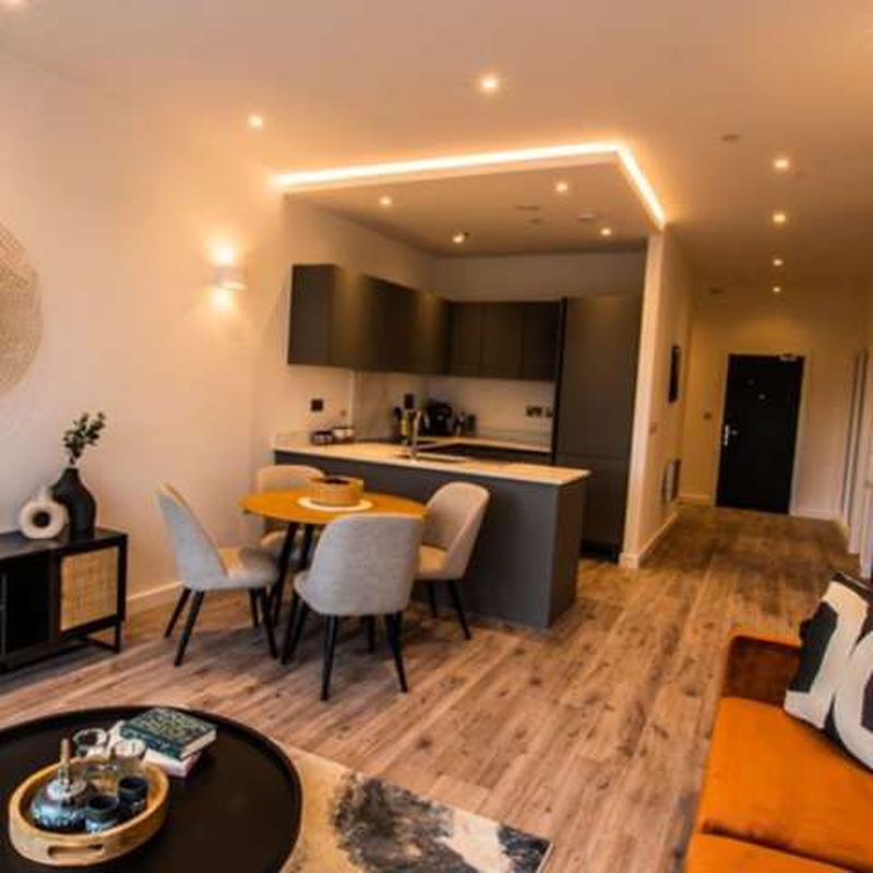 3-bedroom apartment for rent in London Denham