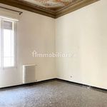 Affitto 5 camera appartamento di 250 m² in Bologna
