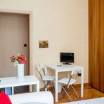 Rent a room of 108 m² in Milano