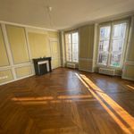 Rent 4 bedroom apartment of 131 m² in Versailles