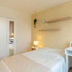 Rent 5 bedroom apartment of 89 m² in Venissieux
