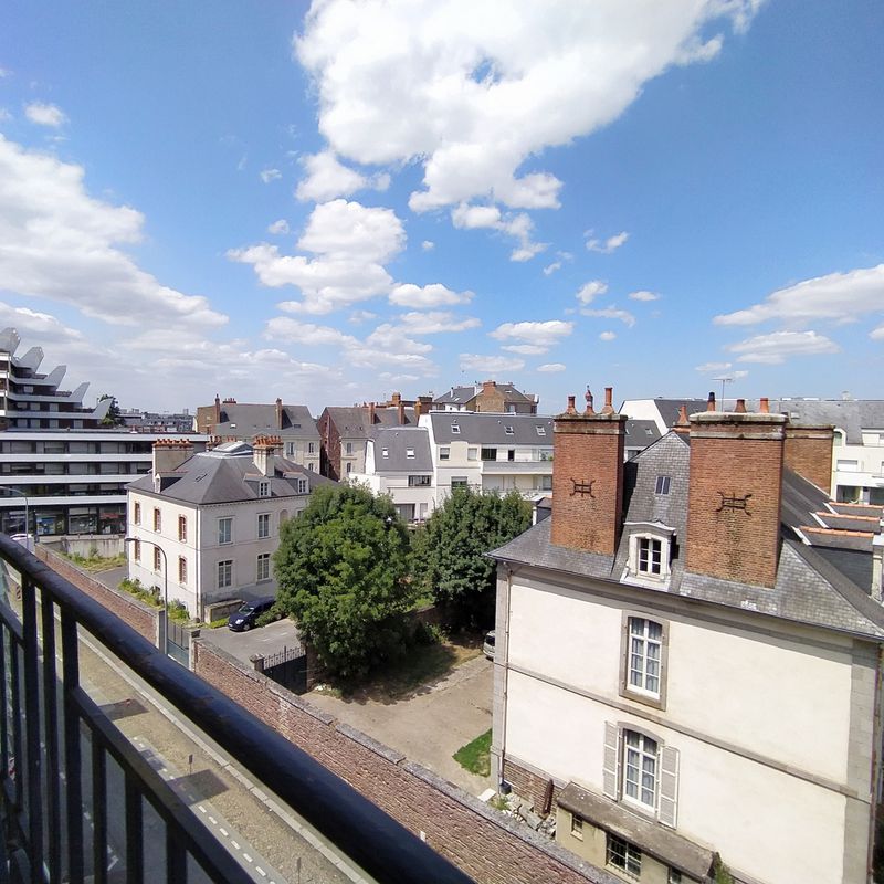 Appartement
                                 47 m² - 
                                 2 Pièces - 
                                Rennes (35000)
