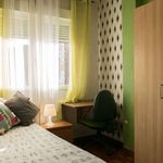 Rent a room of 115 m² in Alcalá de Henares