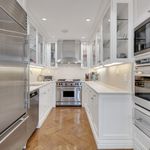 Rent 4 bedroom house of 297 m² in New York City