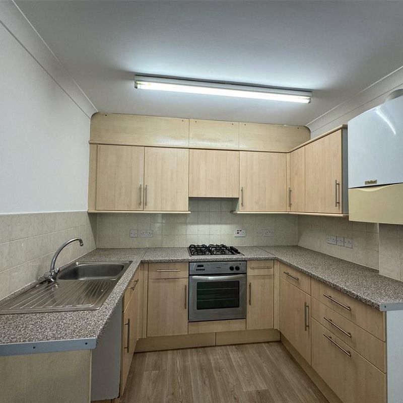 Silverwood Heights, Barnstaple, Devon, EX32 2 bed apartment to rent - £750 pcm (£173 pw) Derby
