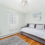 Rent a room in Hampton Bays