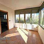 Rent 5 bedroom house of 335 m² in Κέντρο