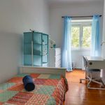 Rent a room of 90 m² in Lisbon