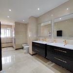 Rent 4 bedroom house of 223 m² in Estepona