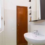 Rent a room of 106 m² in Milano