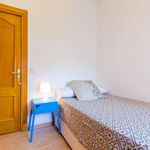 Rent a room of 122 m² in Madrid