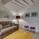 Rent 1 bedroom apartment of 75 m² in Florence