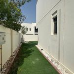 Rent 4 bedroom house of 272 m² in Dubai